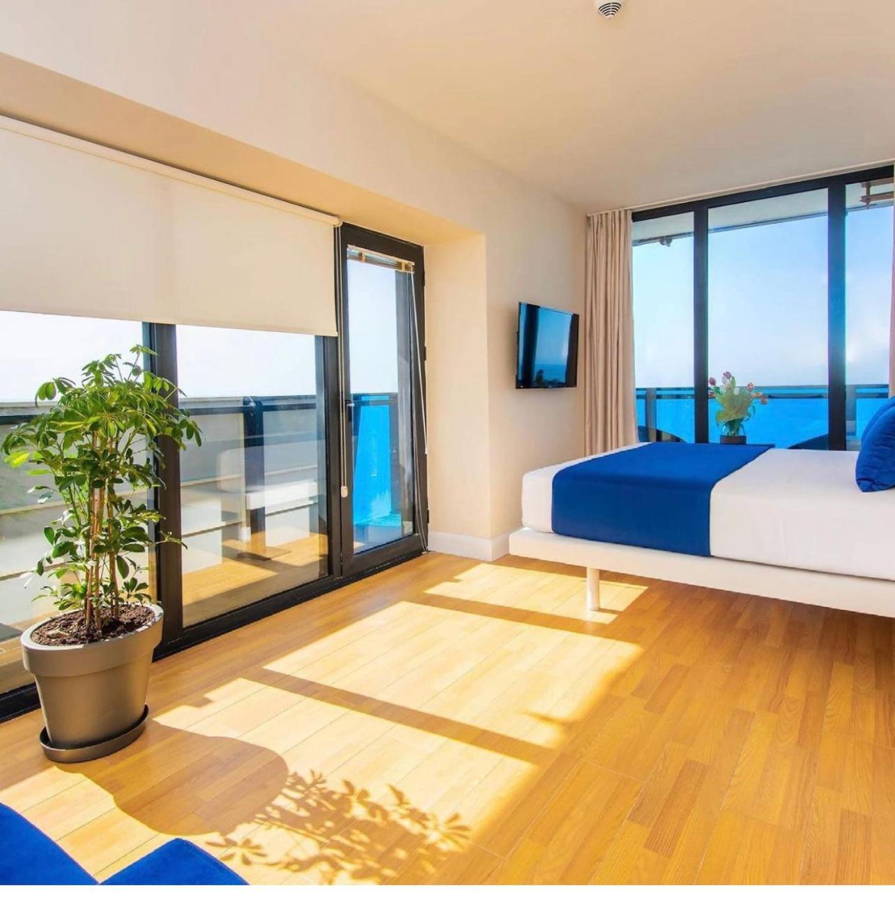 Hotel Black Sea Luxury Towers à Batoumi Extérieur photo